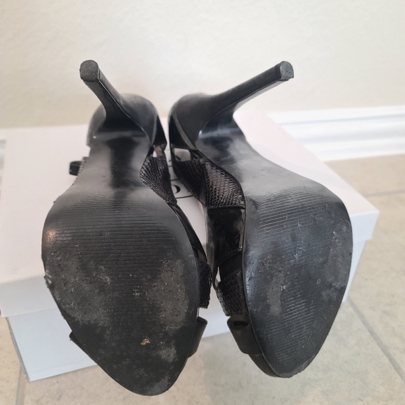 Black open toe stilleos by Guess - Picture 3 of 7